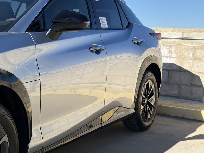 New 2026 Lexus RZ 350eImage 8