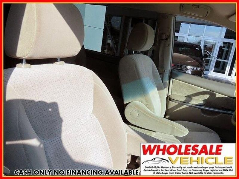 2008 Toyota Sienna CEImage 7