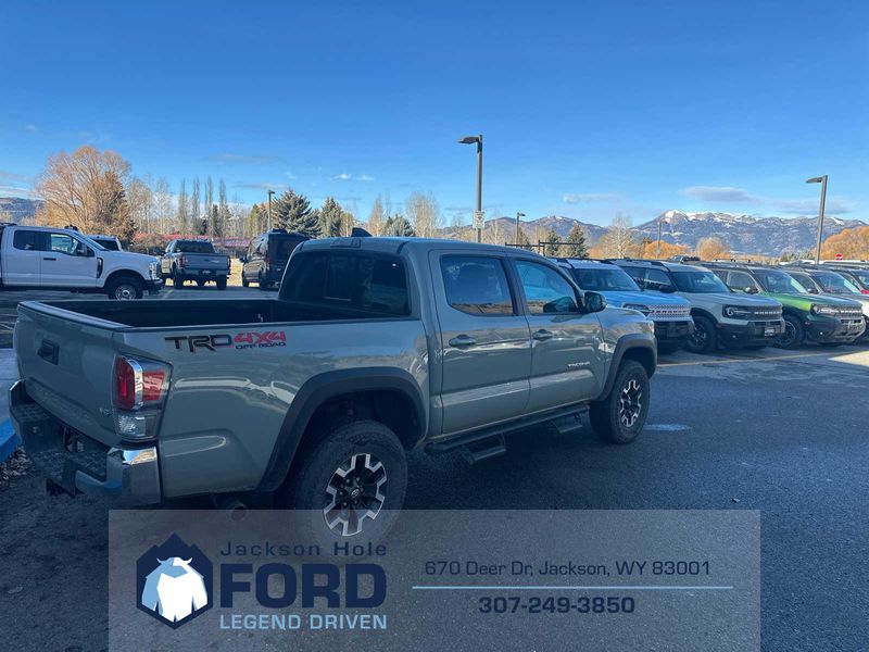 2023 Toyota Tacoma TRD photo 2