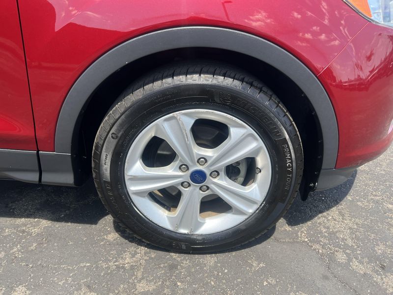 2016 Ford Escape SEImage 30