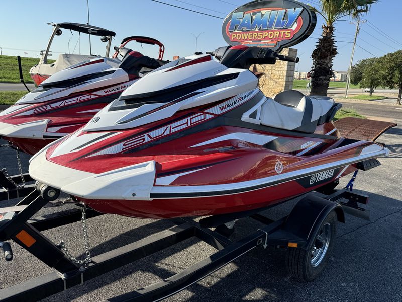 2018 Yamaha GP1800 TORCH RED AND WHITE Image 3