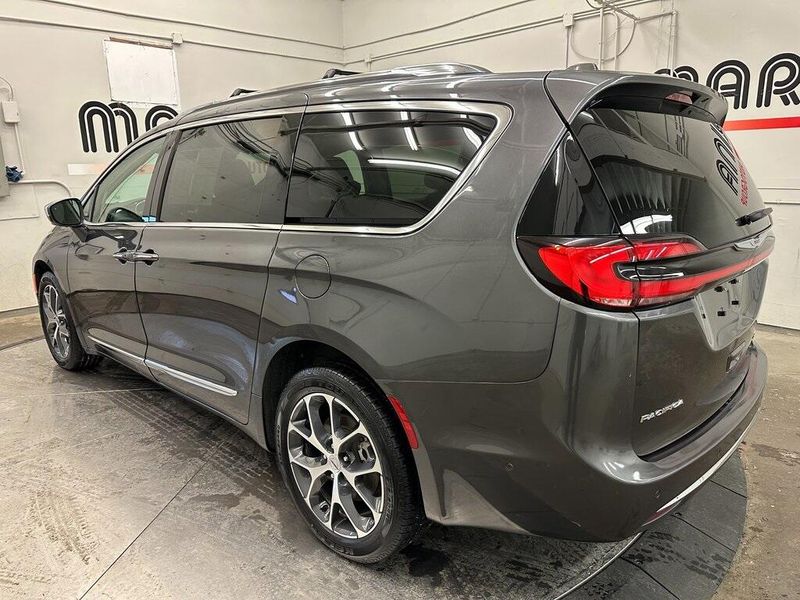 2021 Chrysler Pacifica LimitedImage 14