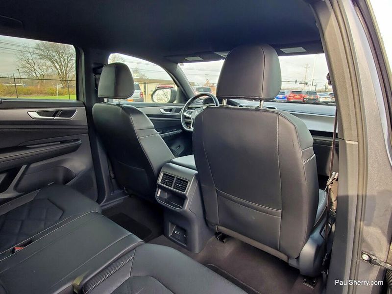 Used 2025 Volkswagen Atlas Cross Sport 2.0T SE w/Technology