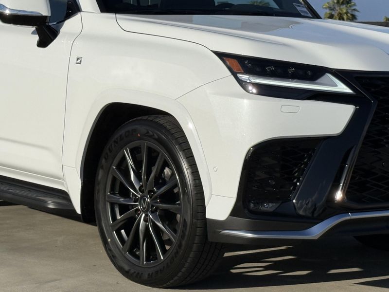 New 2026 Lexus LX 700h F SPORT HandlingImage 4