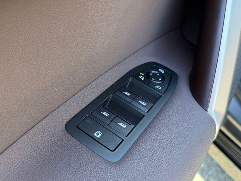 Used 2026 BMW iX xDrive45Image 18