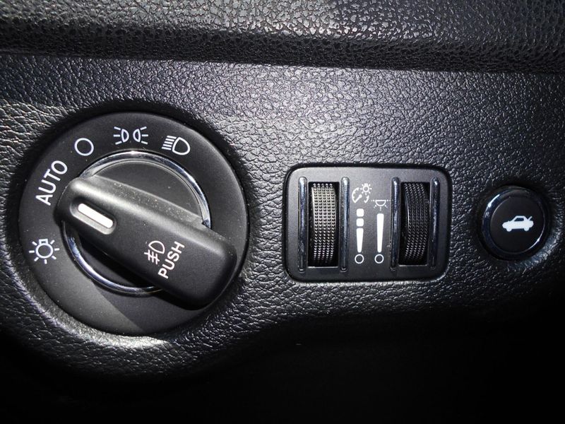 2016 Chrysler 300 SImage 15