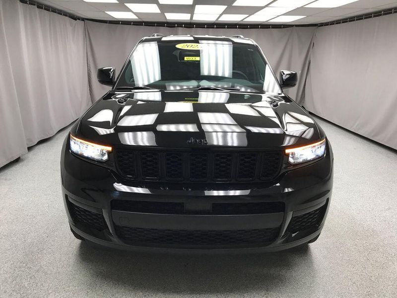 Used 2023 Jeep Grand Cherokee L AltitudeImage 25