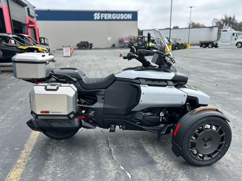 New 2025 Can-Am CANYON XT Image 6