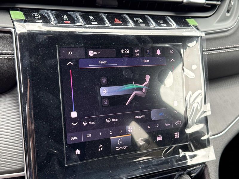 New 2026 Jeep Grand Cherokee L Laredo 4x2