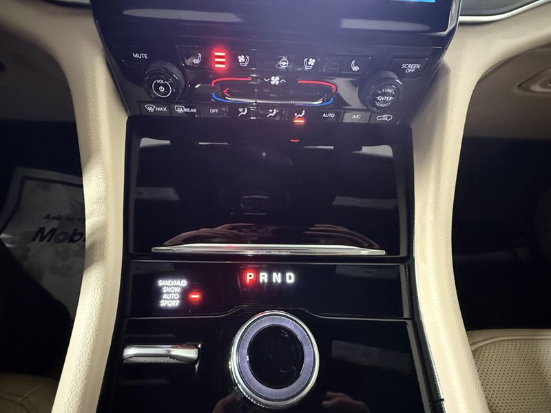 New 2025 Jeep Grand Cherokee Limited 4x4Image 39