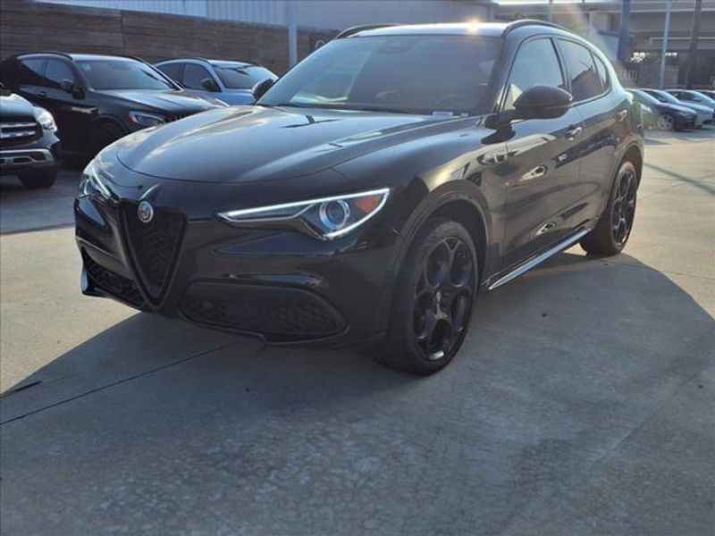 2022 Alfa Romeo Stelvio VeloceImage 12