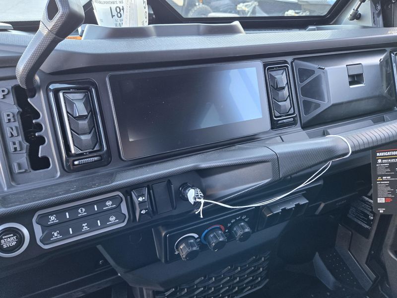 NEW 2026 CAN-AM DEFENDER MAX LIMITED CAB HD11 Image 32