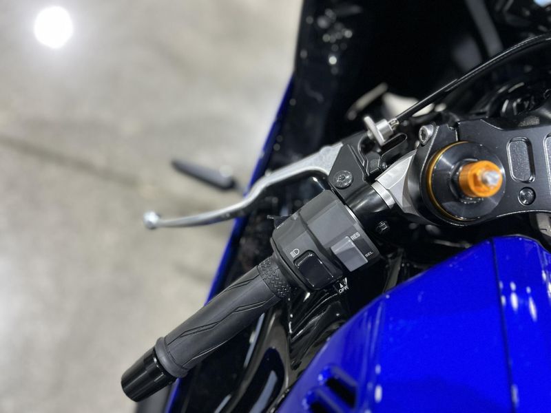 2025 Yamaha YZF-R7 Image 17