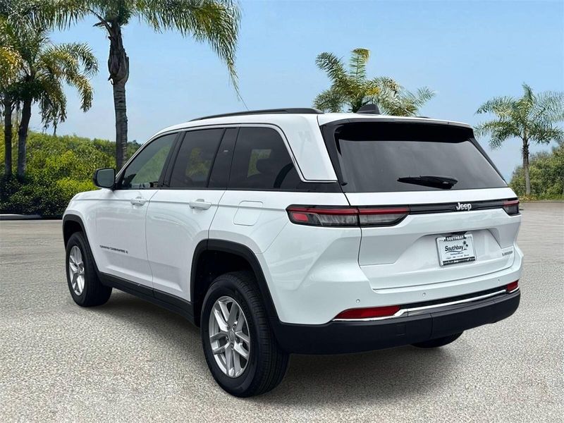 New 2026 Jeep Grand Cherokee Laredo 4x2