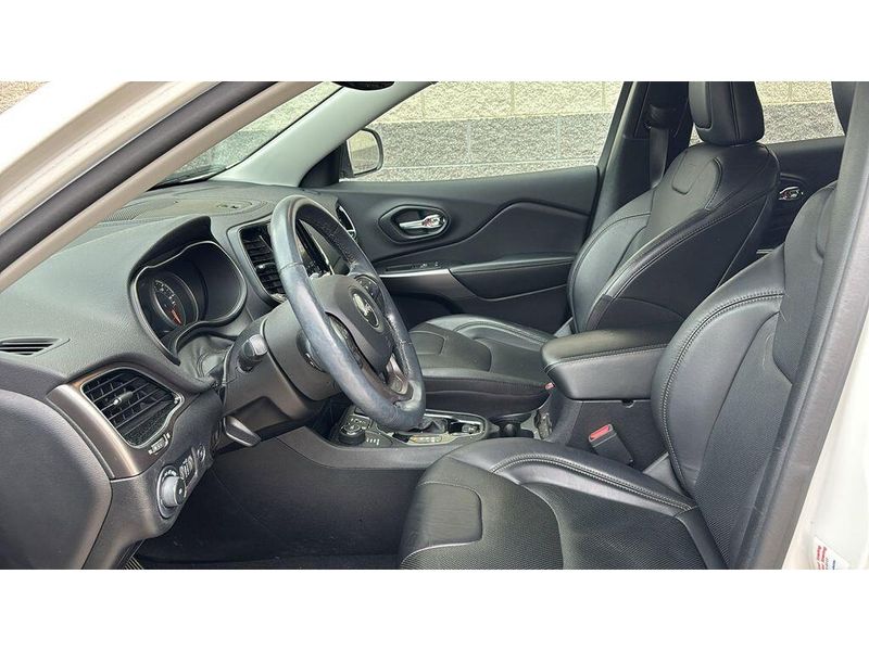 Used 2020 Jeep Cherokee LimitedImage 6