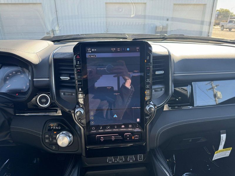 2025 RAM 1500 LimitedImage 26