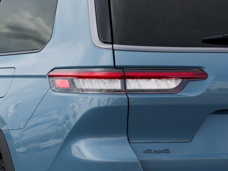 New 2027 Jeep Grand Cherokee L Limited 4x4Image 5