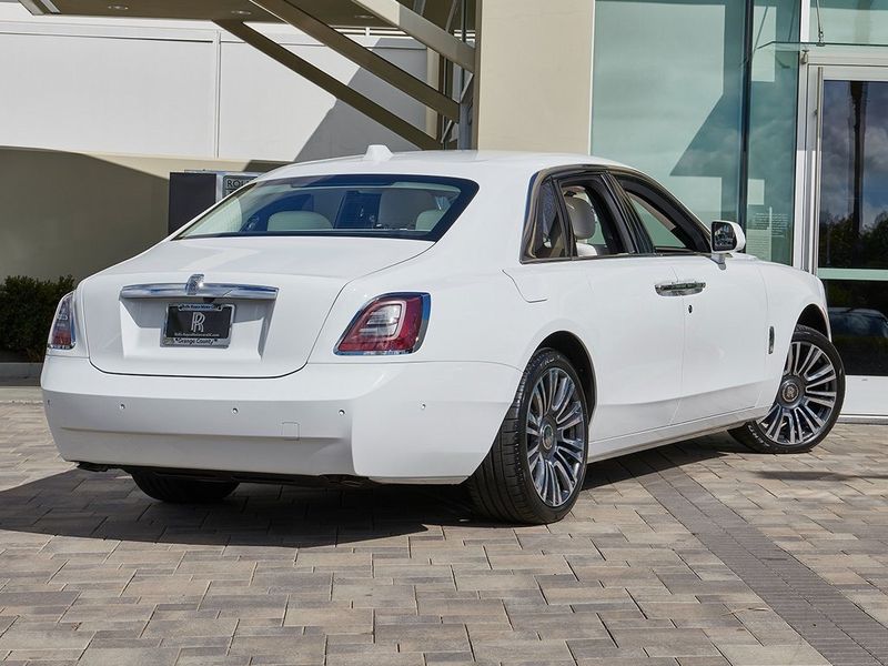 2024 Rolls-Royce Ghost Image 2