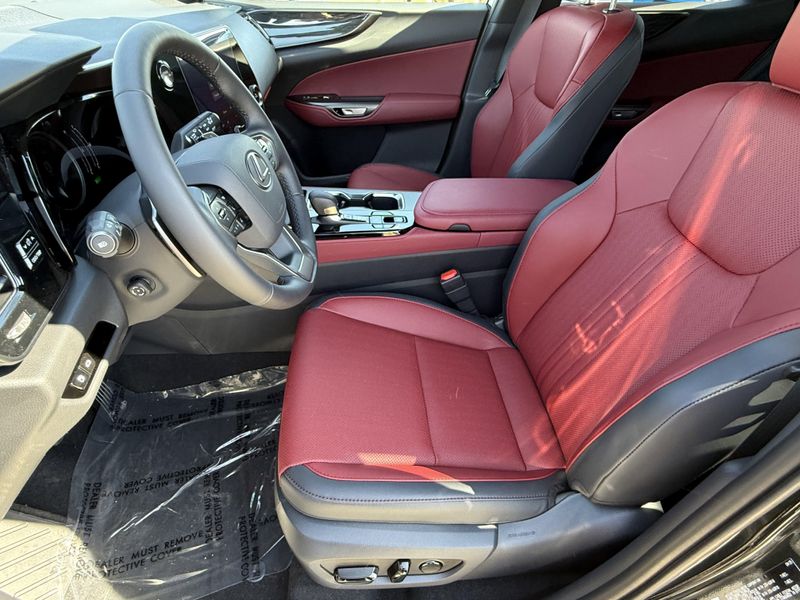 2025 Lexus NX 350h PremiumImage 18