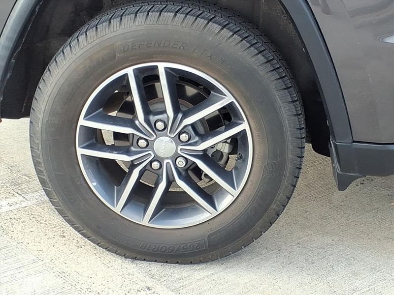 Used 2017 Jeep Grand Cherokee LimitedImage 6