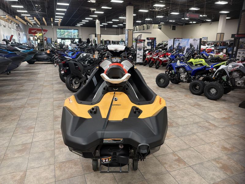 New 2026 Sea-Doo SPARK FOR 3 90 CONVENIENCE PACKAGE (SOUND SYSTEM) Image 17