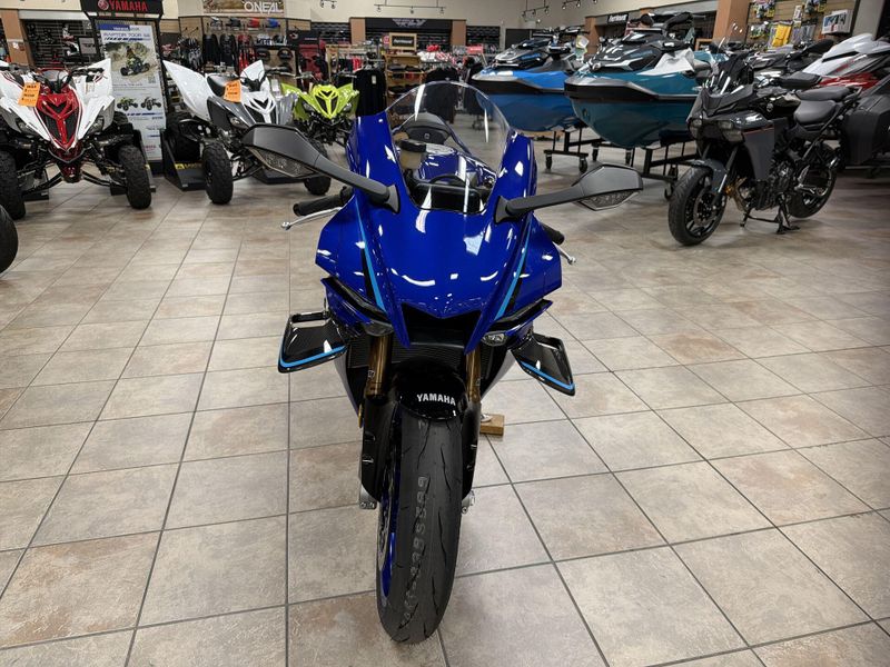 New 2026 Yamaha YZF-R1 Image 12