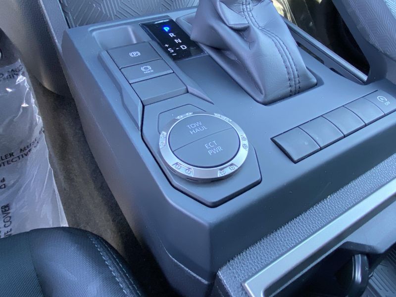 2025 Toyota Tacoma SR5Image 19