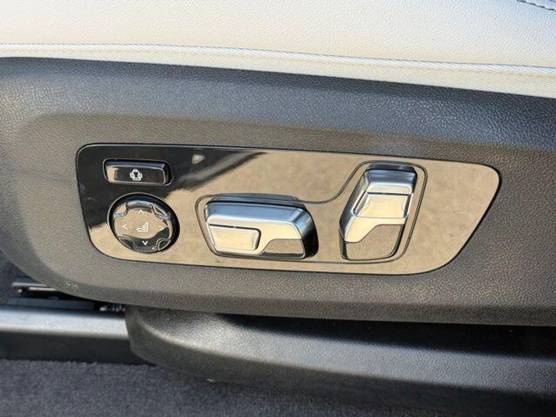 New 2026 BMW XM LabelImage 18