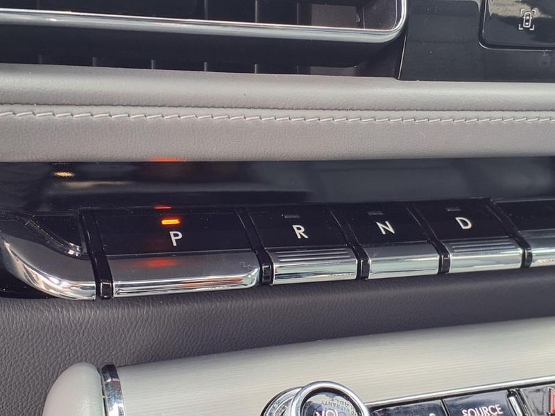 Used 2021 Lincoln Aviator ReserveImage 24