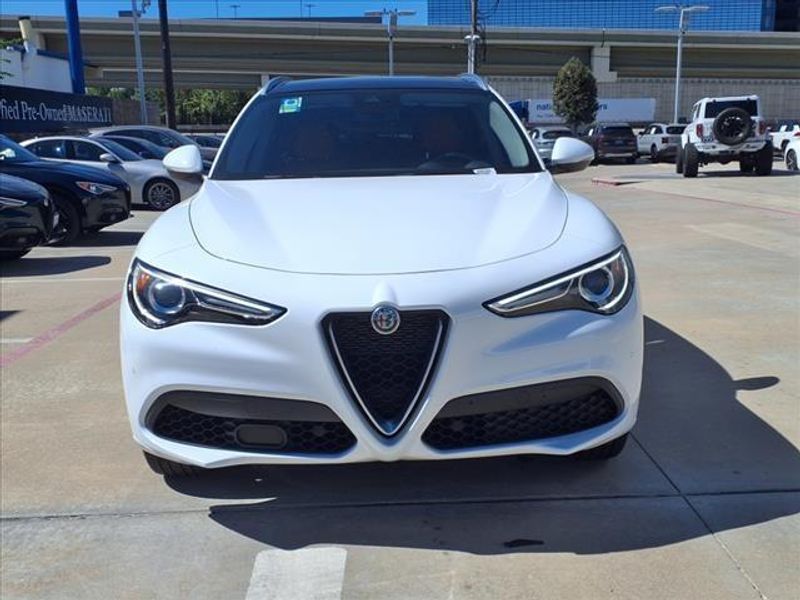 2021 Alfa Romeo Stelvio TiImage 4