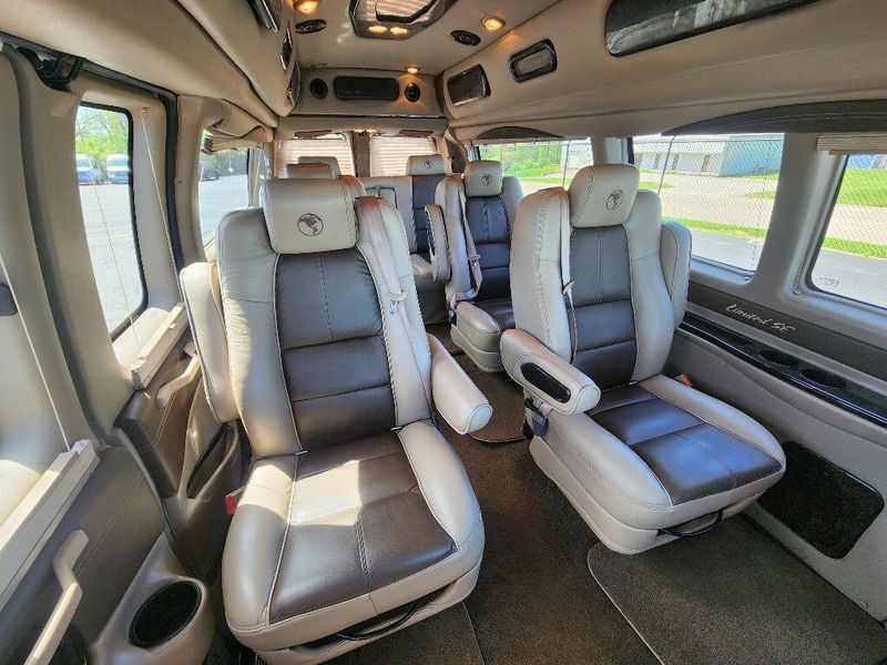 2019 GMC Savana Image 35