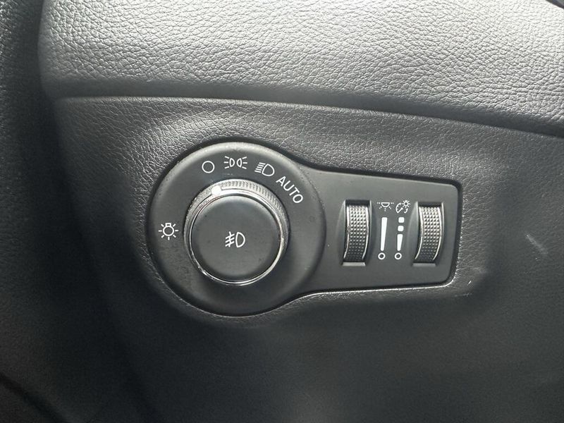 2021 Jeep Compass Anniversary Edition photo 14