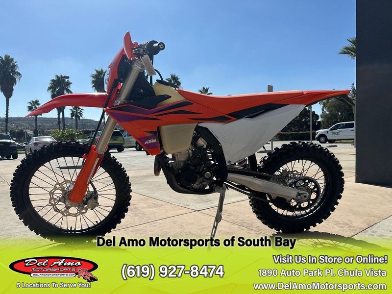 2024 KTM 350 XW-F  in a ORANGE exterior color. Del Amo Motorsports of South Bay (619) 547-1937 delamomotorsports.com 