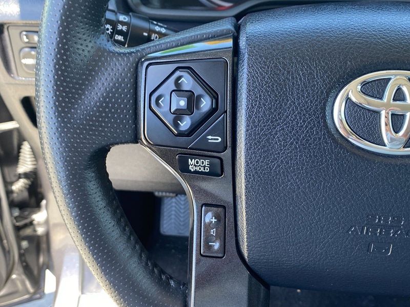 2019 Toyota 4Runner TRD Off-Road PremiumImage 26