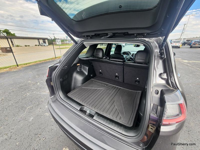 Used 2022 Jeep Cherokee Latitude Lux