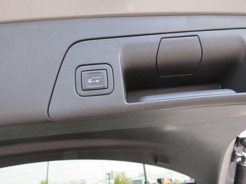 Used 2023 Buick Envision Essence AWD 4dr CrossoverImage 25