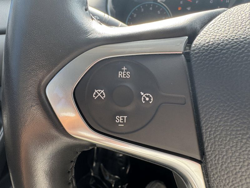 Used 2020 Chevrolet Traverse LT ClothImage 17