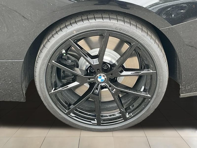 2025 BMW 8 Series M850i xDriveImage 16