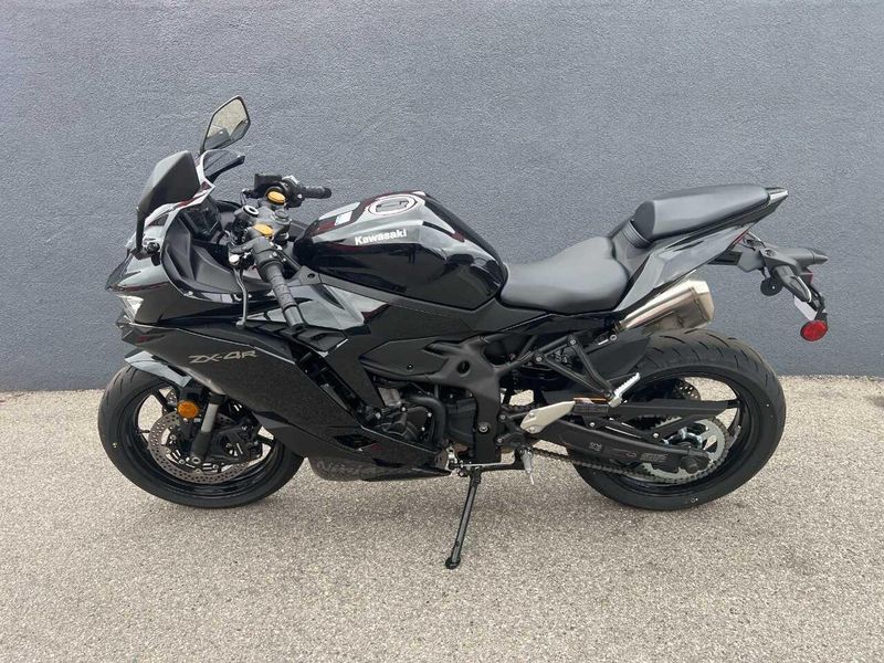 Used 2024 Kawasaki Ninja ZX-4R ABS Image 11