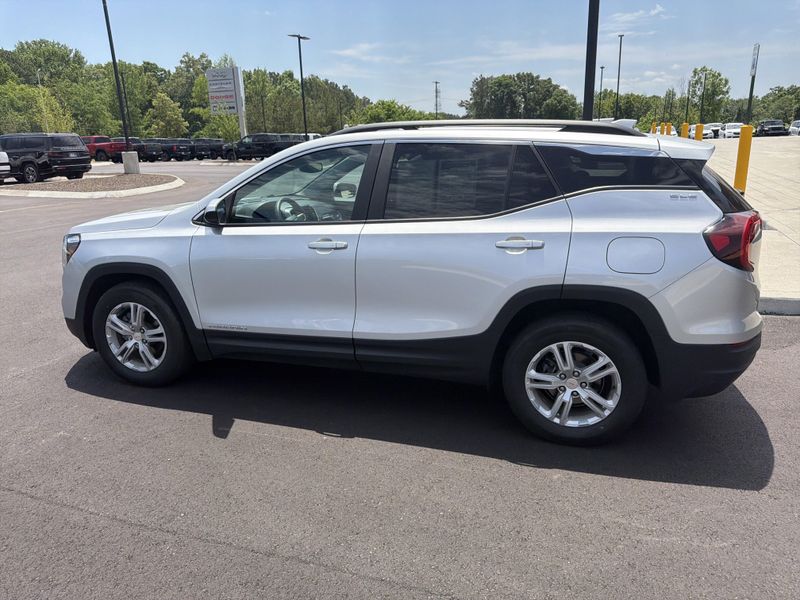 Used 2022 GMC Terrain SLEImage 16