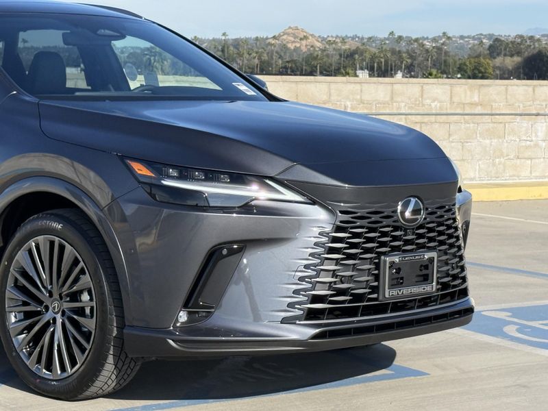 New 2026 Lexus RX 450h+ LuxuryImage 3