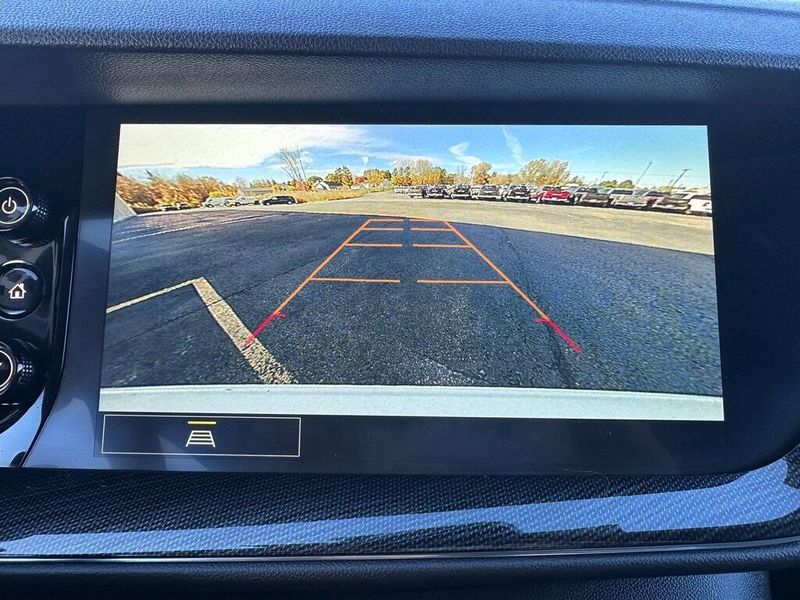 2023 Buick Envision Essence photo 4