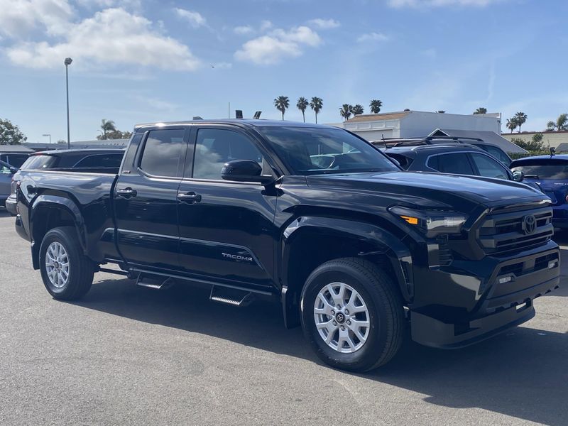 2025 Toyota Tacoma SR5Image 2