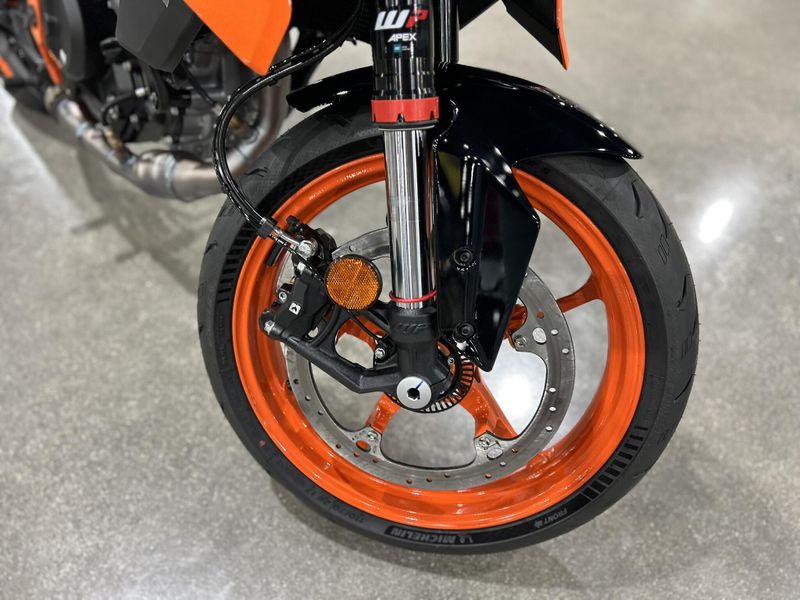 New 2025 KTM 390 DUKE Image 8