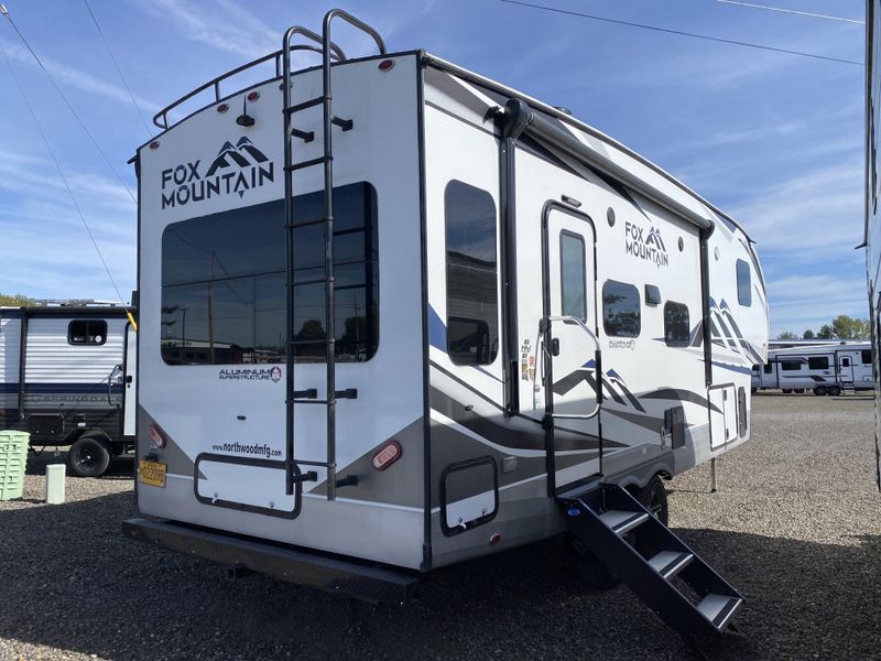 Used 2023 FOX MOUNTAIN 265RDS Image 2