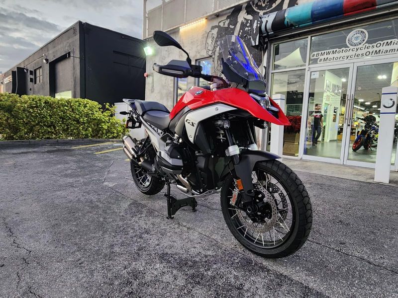 2026 BMW R 1300 GSImage 9