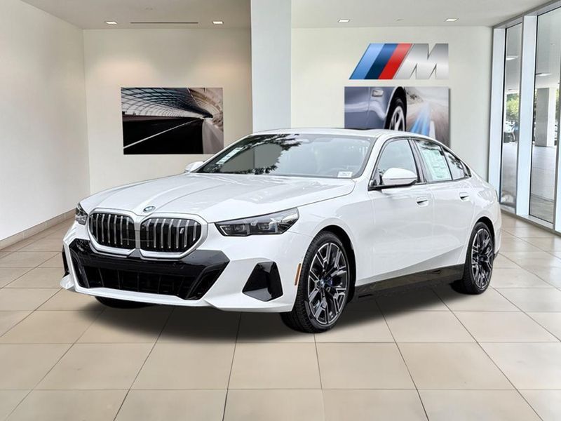 2025 BMW i5 eDrive40Image 2