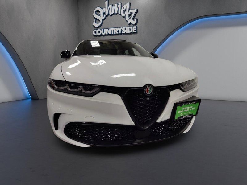 Used 2024 Alfa Romeo Tonale Veloce Premium eAWD w/SunroofImage 2
