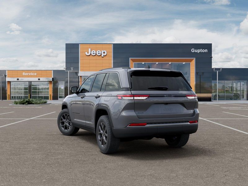 New 2027 Jeep Grand Cherokee Laredo Altitude 4x4Image 29