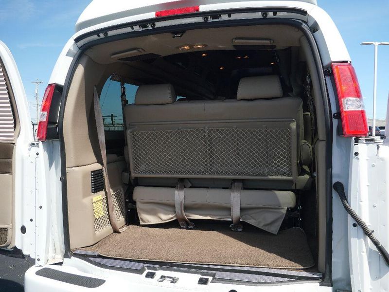 2019 GMC Savana Image 54